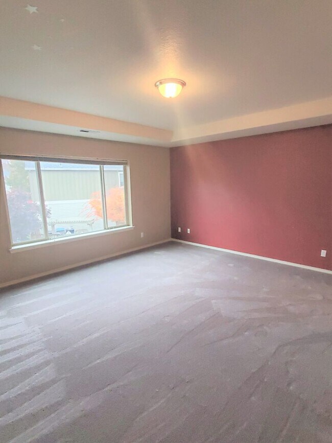 Building Photo - 21315 SW Baler Way