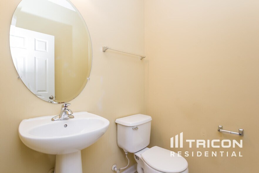 Building Photo - 534 Briarfield Xing NW