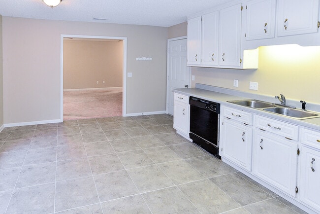 Building Photo - 149 Hollington Dr NE