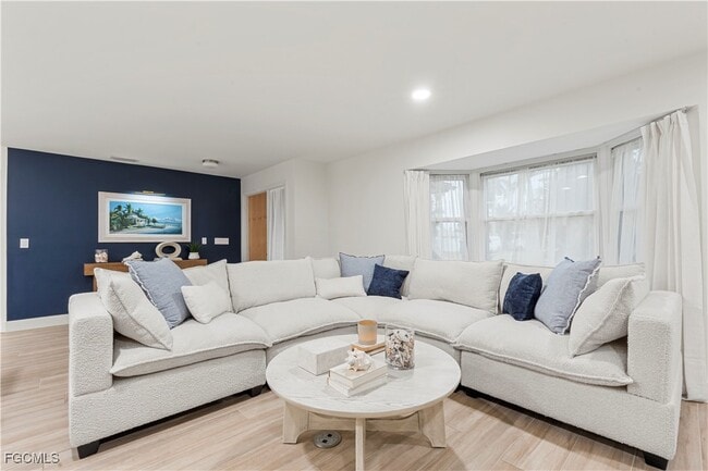 Building Photo - 2412 La Salle Ave