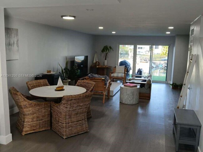 Building Photo - 1937 NE 123rd St