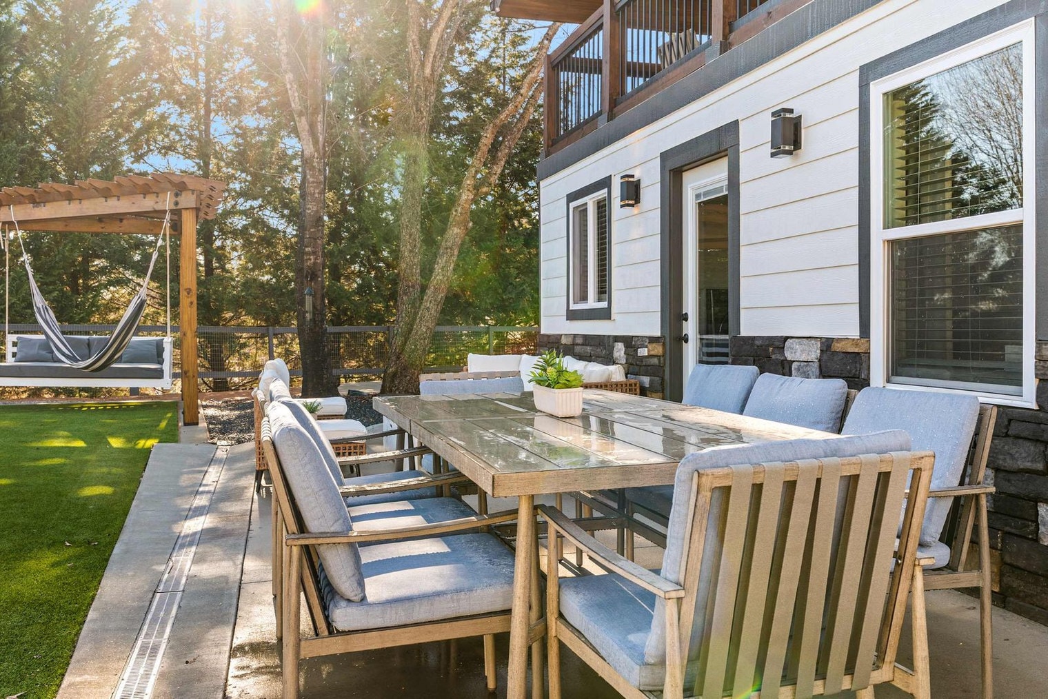 Building Photo - 10 Penny Ave