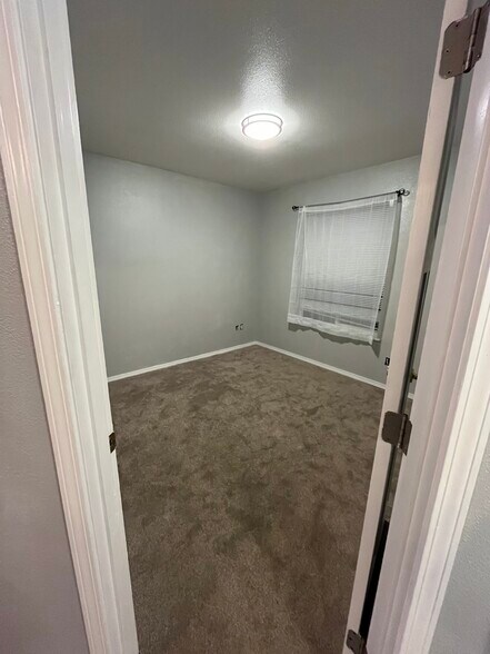 Building Photo - 222 Chapman Ln