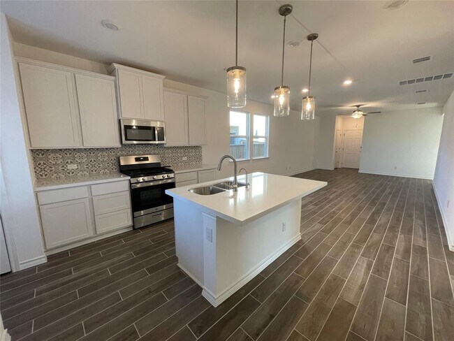 Building Photo - 101 Thurman Holt Rd