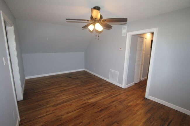 Building Photo - 2963 W Nelson St