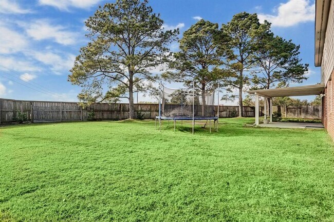Building Photo - 23247 Diamond Knoll Ct