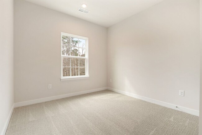 Building Photo - Available NOW! 4 Bed, 4 Bath in 751-South Neighborhood!