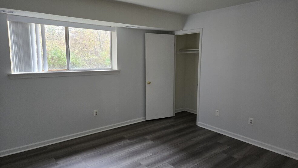 Building Photo - 7505 Riverdale Rd