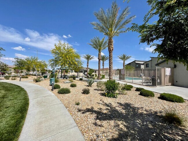 Building Photo - AMAZING GATED 3 BED 2.5 BATH 2 CAR GARAGE !