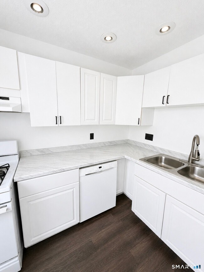 Building Photo - 309 Terrace Ave
