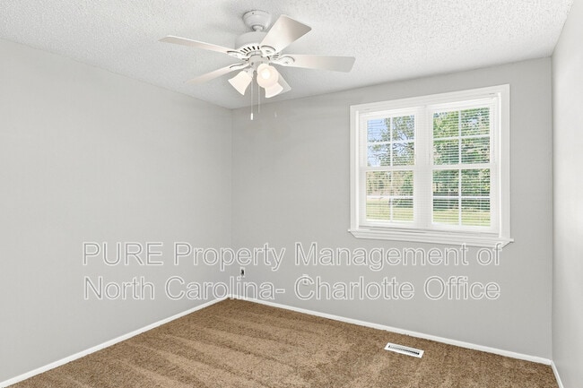 Building Photo - 8115 Bald Ridge Dr