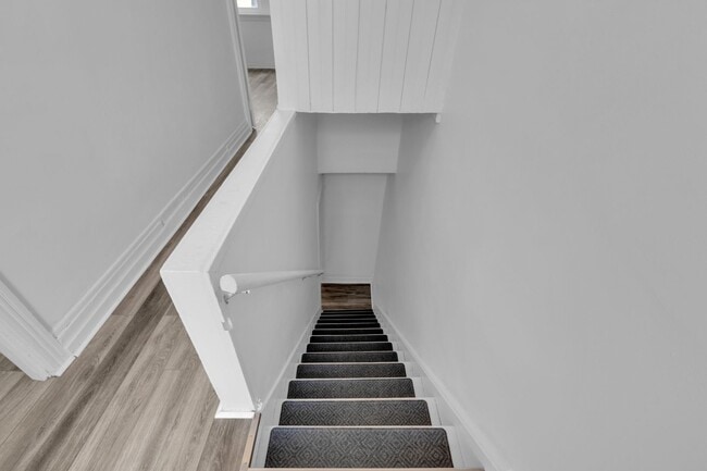 Building Photo - Spacious 5-Bed Renovated Home with Modern ...