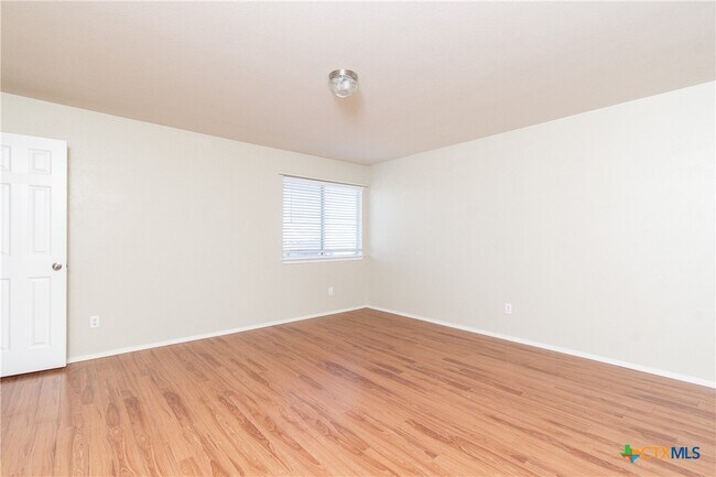 Building Photo - 5503 Bridgewood Dr