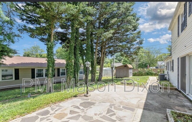 Building Photo - 12718 Haskell Ln