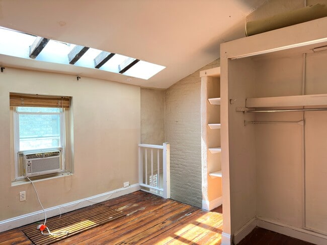 Building Photo - 623 American#F