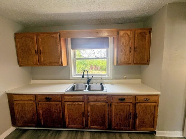 Building Photo - 3 bedroom 1 bath single family home for rent - Akron OH