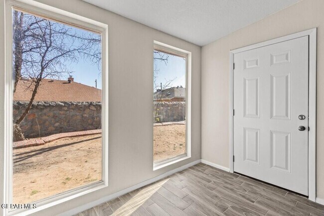 Building Photo - 4528 R L Shoemaker Dr