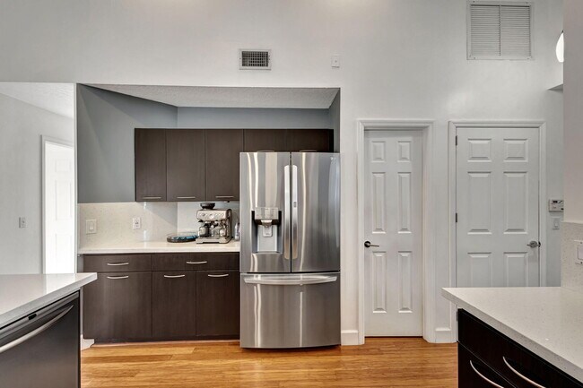 Building Photo - 2470 Sandstone Ct