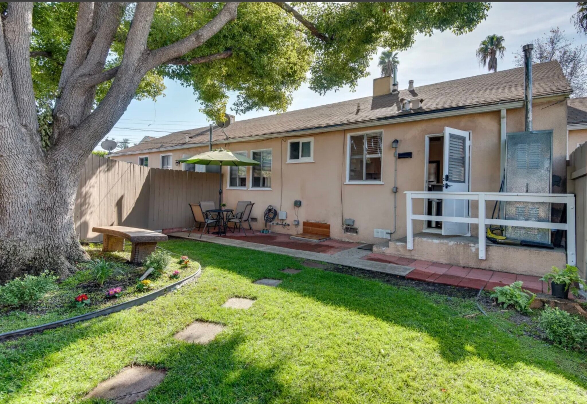 Building Photo - 504 N Rosemary Ln