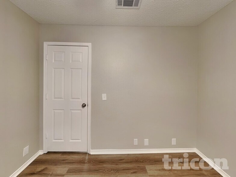 Building Photo - 4228 Heath St