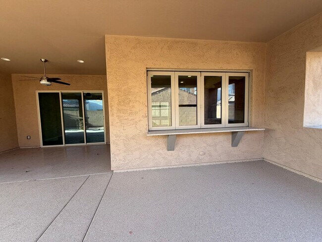 Building Photo - 9541 E Theia Dr
