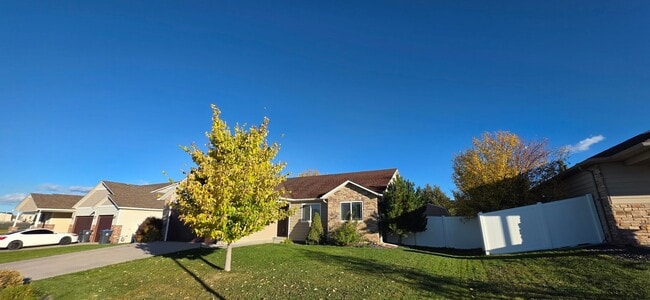 Building Photo - 6908 Laramie St