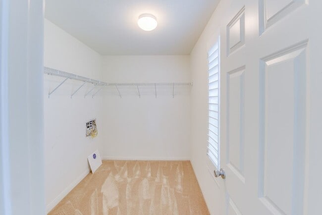 Building Photo - 7181 Logsdon Dr