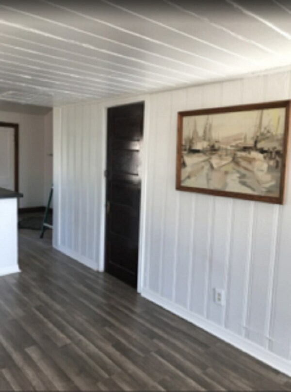 Building Photo - 25 S Peninsula Dr