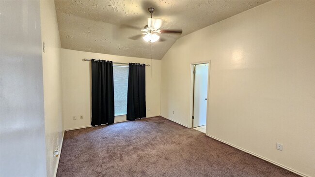 Building Photo - 8731 Croteau Dr
