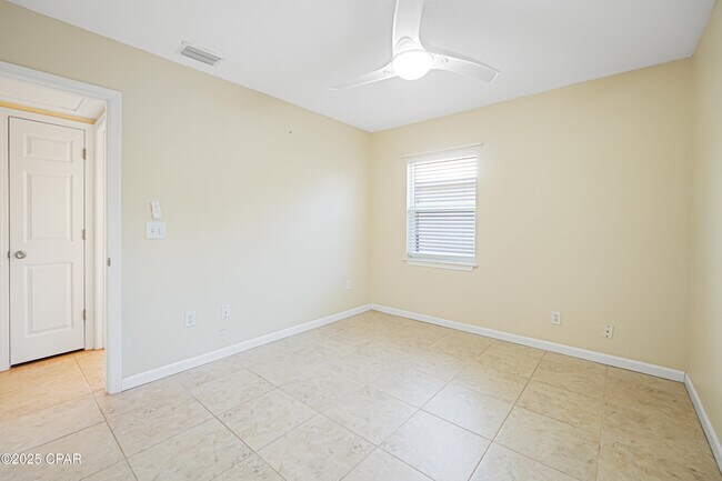 Building Photo - 1504 W 13th St