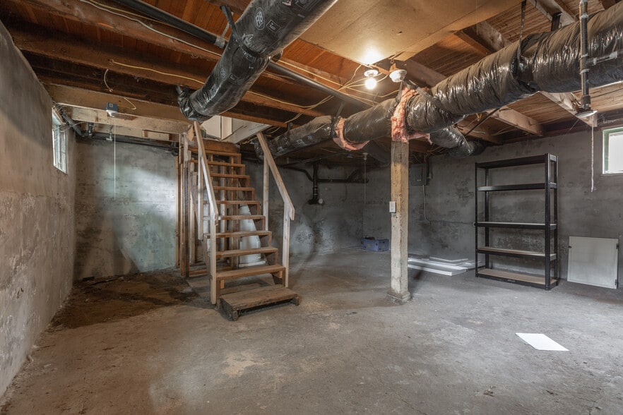 Building Photo - 3410 Q St