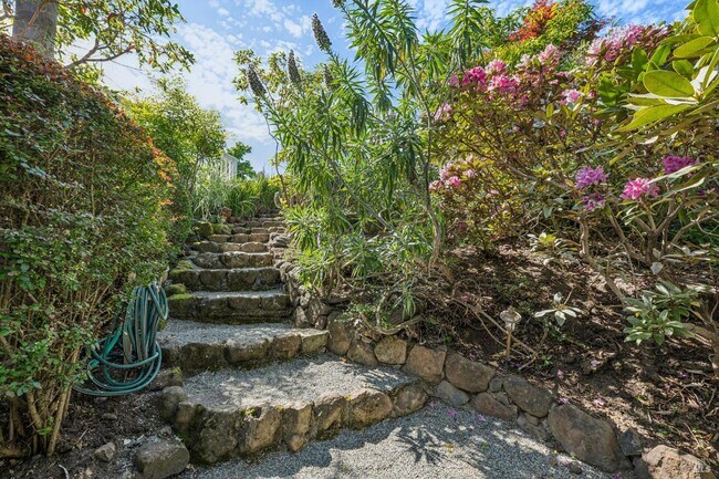 Building Photo - 32 Marin Bay Park Ct