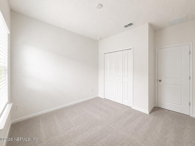 Building Photo - 112 Wrensong Pl