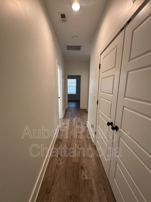 Building Photo - 1242 Browns Ferry Rd