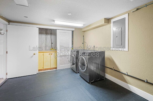 Building Photo - 203 N Bruce Rd