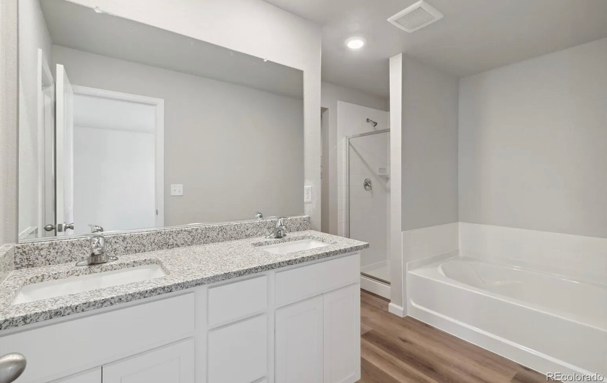 Master Vanities - 7330 Green River Ave