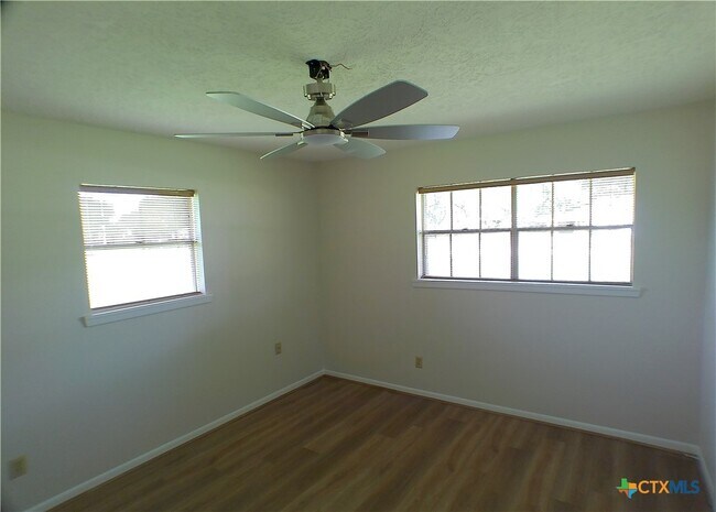 Building Photo - 3217 Patricia Ln