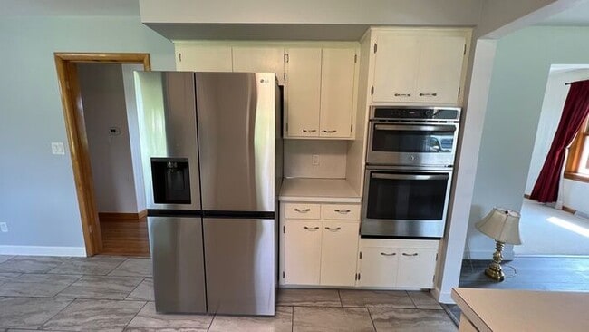 Building Photo - Westerville Ranch overlooking Hoover