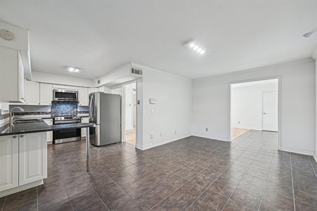 Building Photo - 5833 Birchbrook Dr