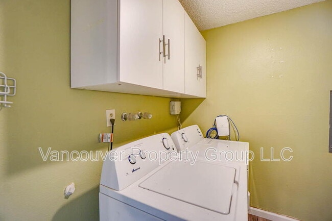 Building Photo - 505 NW 5th Ave