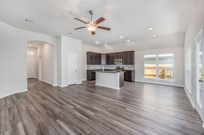 Building Photo - 4 Bedroom- Like New Home in Sterling Ridge...