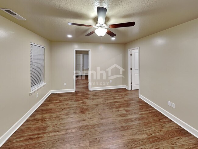 Building Photo - 4437 N Morgan Way