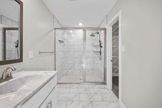 Building Photo - Beautiful Open-Concept Home with Covered Deck & Huge Backyard