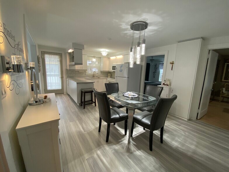 Building Photo - 210 Mount Vernon Ave