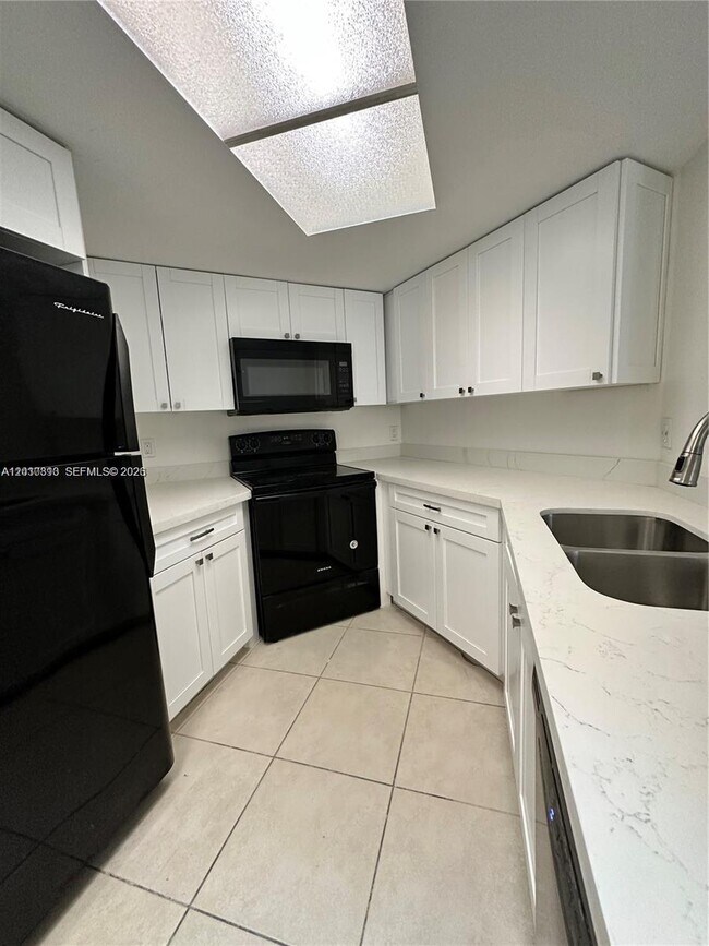 Building Photo - 9607 SW 138th Ave