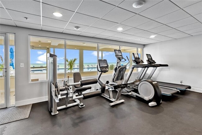 Building Photo - 601 Longboat Club Rd