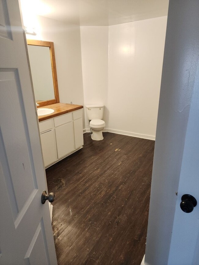 Building Photo - Affordable 3-bedroom, 2-bathroom