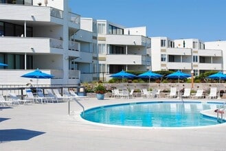 Building Photo - 265 Dune Rd