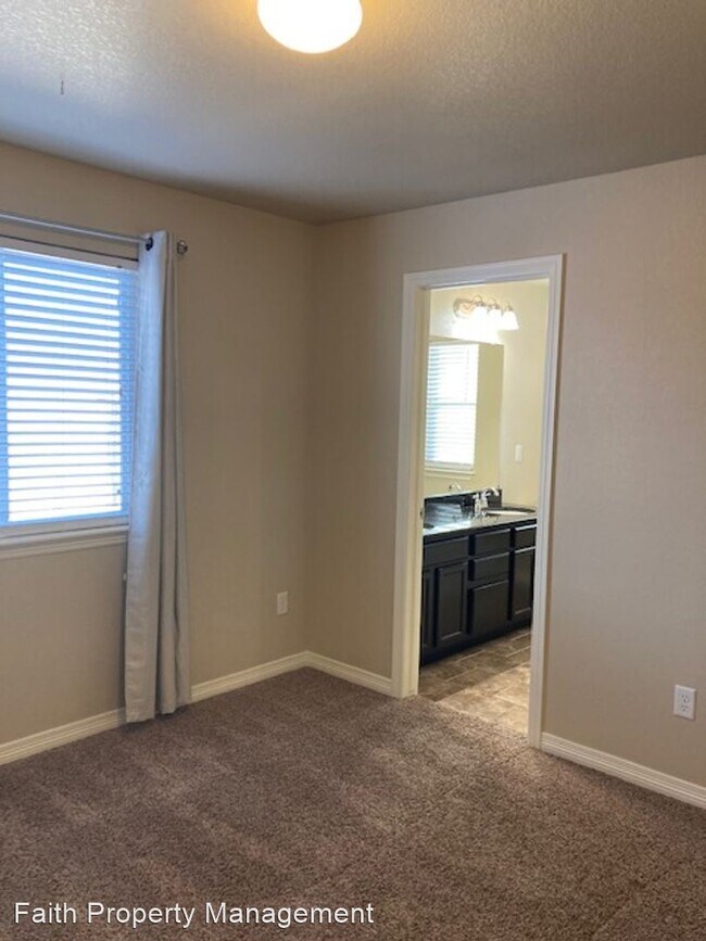 Building Photo - 4 br, 3.5 bath House - 2745 Branding Iron Way