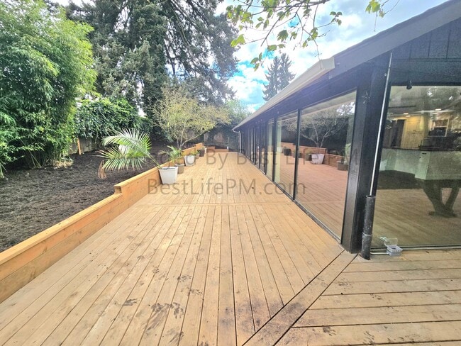 Building Photo - 150 Narain Ct